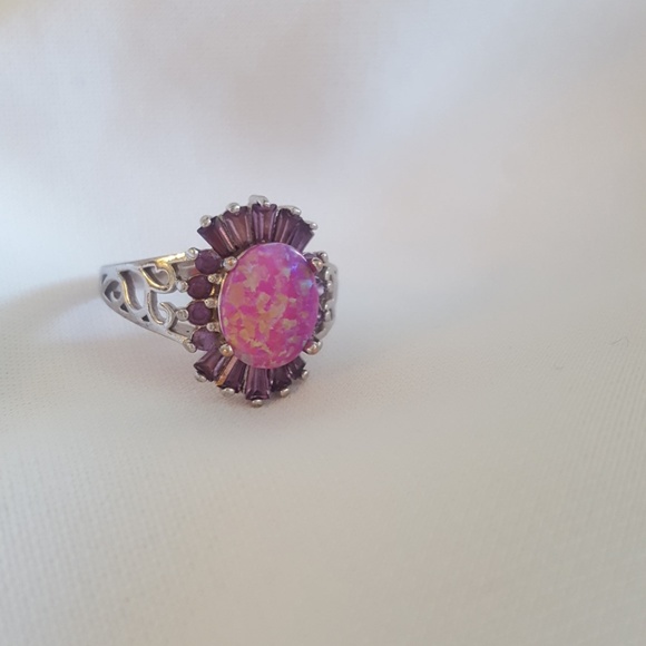 Ring - Picture 1 of 3